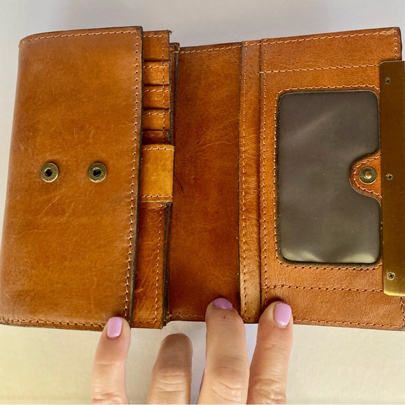 Patricia Nash Leather Cametti Trifold Wallet Organizer Tan Tooled Embossed Gold - Picture 2 of 16